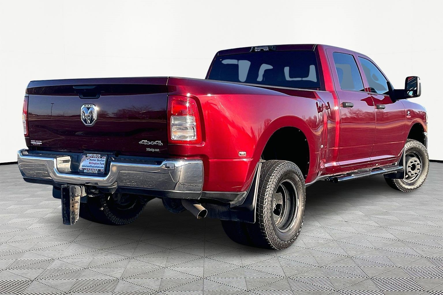 Used 2024 RAM 3500 Tradesman w/ Chrome Appearance Group image 11