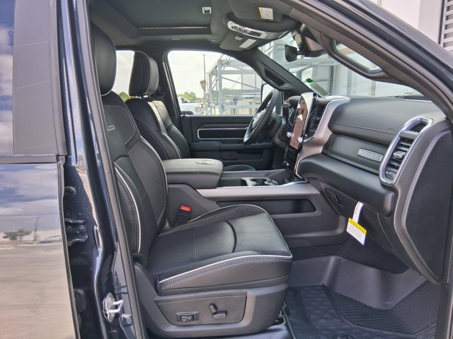 New 2026 RAM 3500 Laramie AWD/4WD image 25
