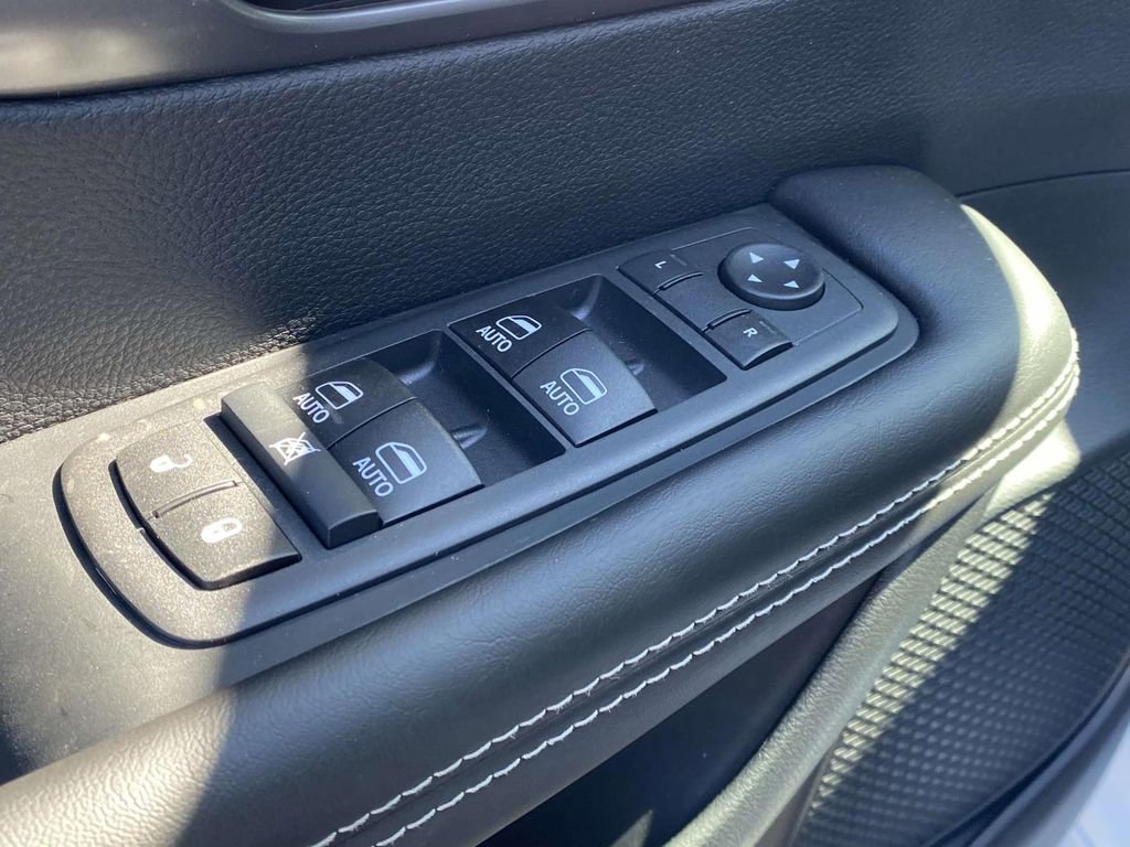 New 2026 Chrysler Pacifica Select image 13