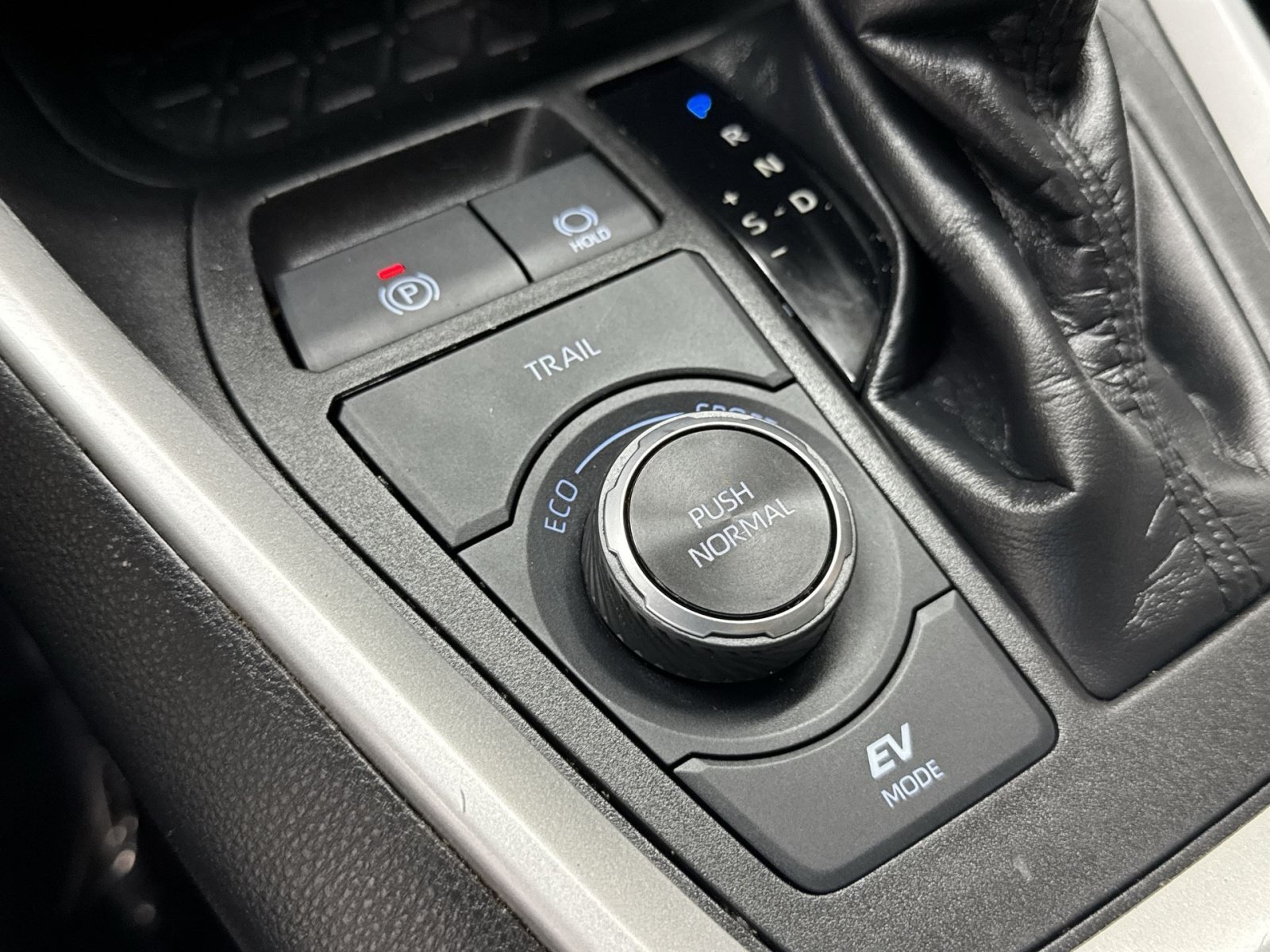 Used 2021 Toyota RAV4 XLE Premium AWD/4WD image 45
