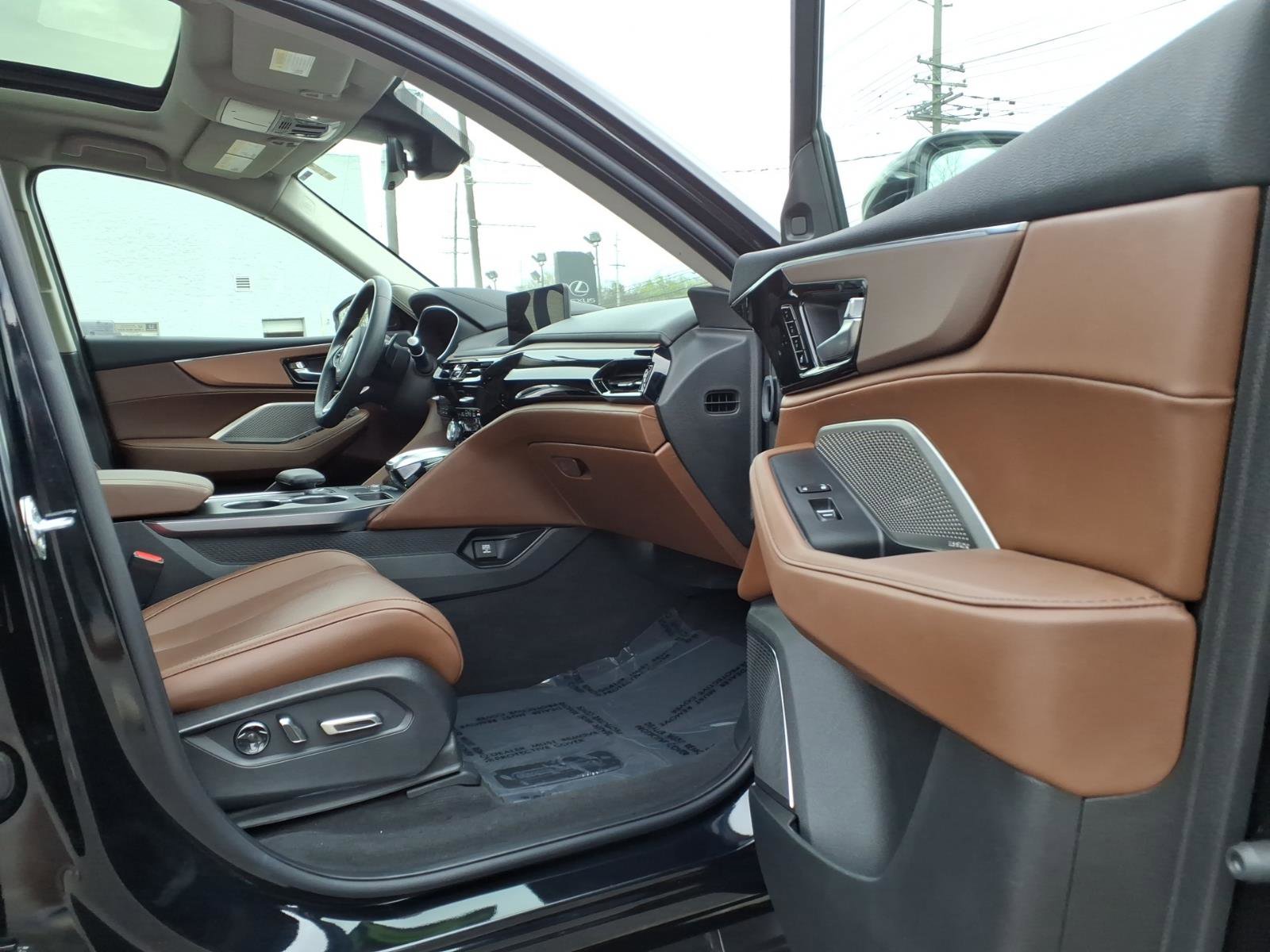 Used 2024 Acura MDX SH-AWD w/ Technology Package image 13