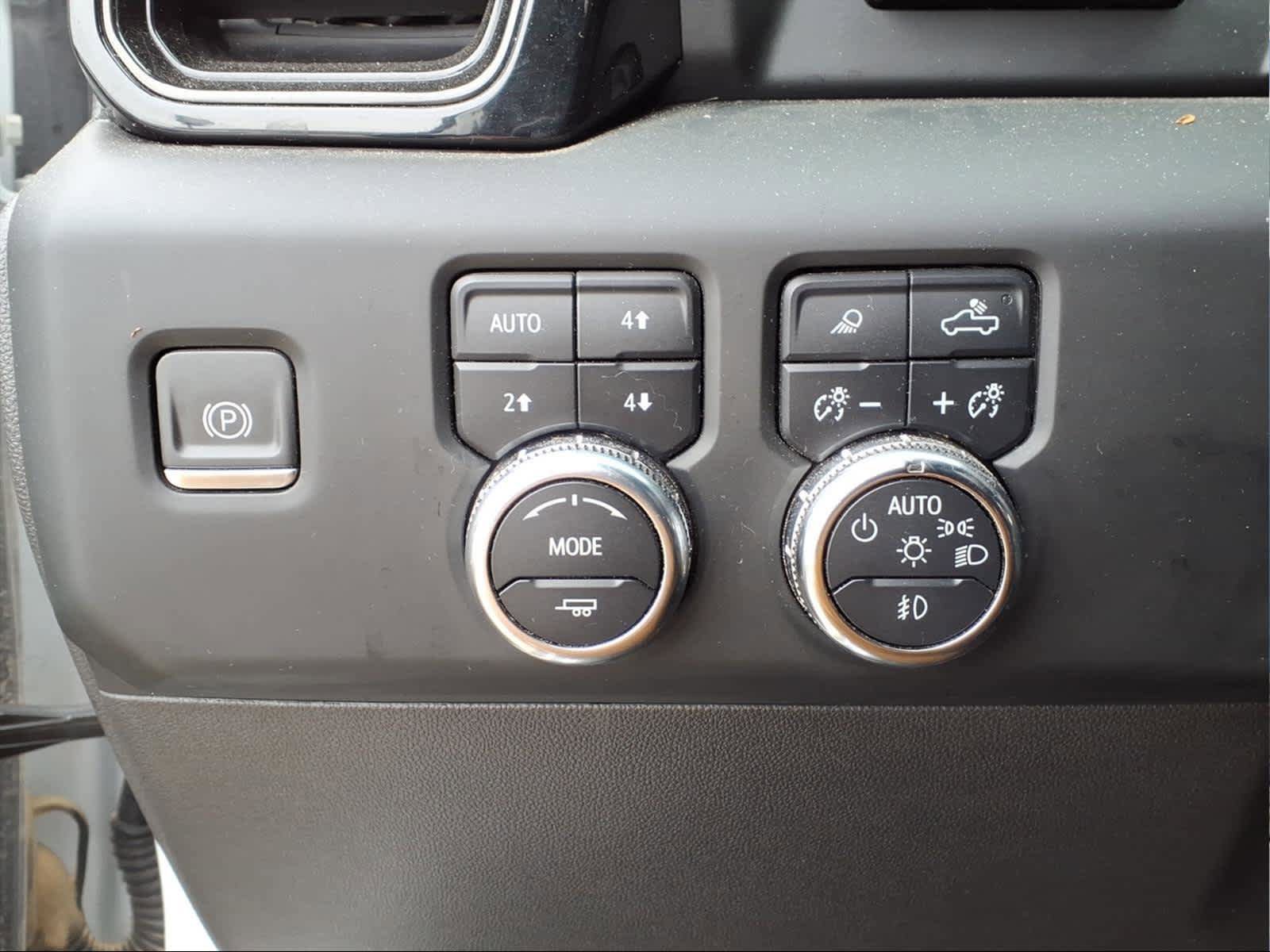 Used 2024 GMC Sierra 1500 AT4 w/ Technology Package image 15
