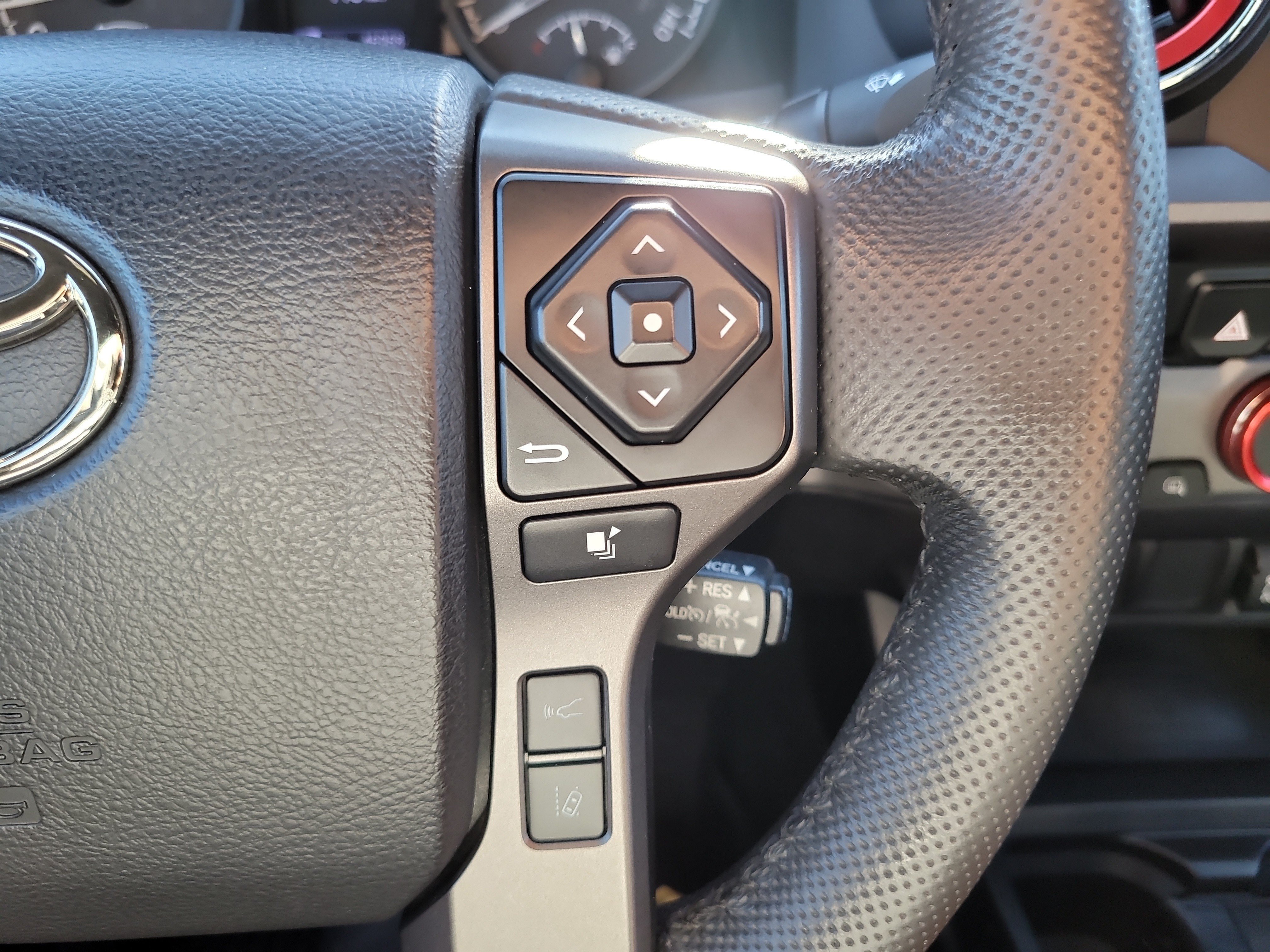 Used 2021 Toyota Tacoma TRD Sport RWD image 30