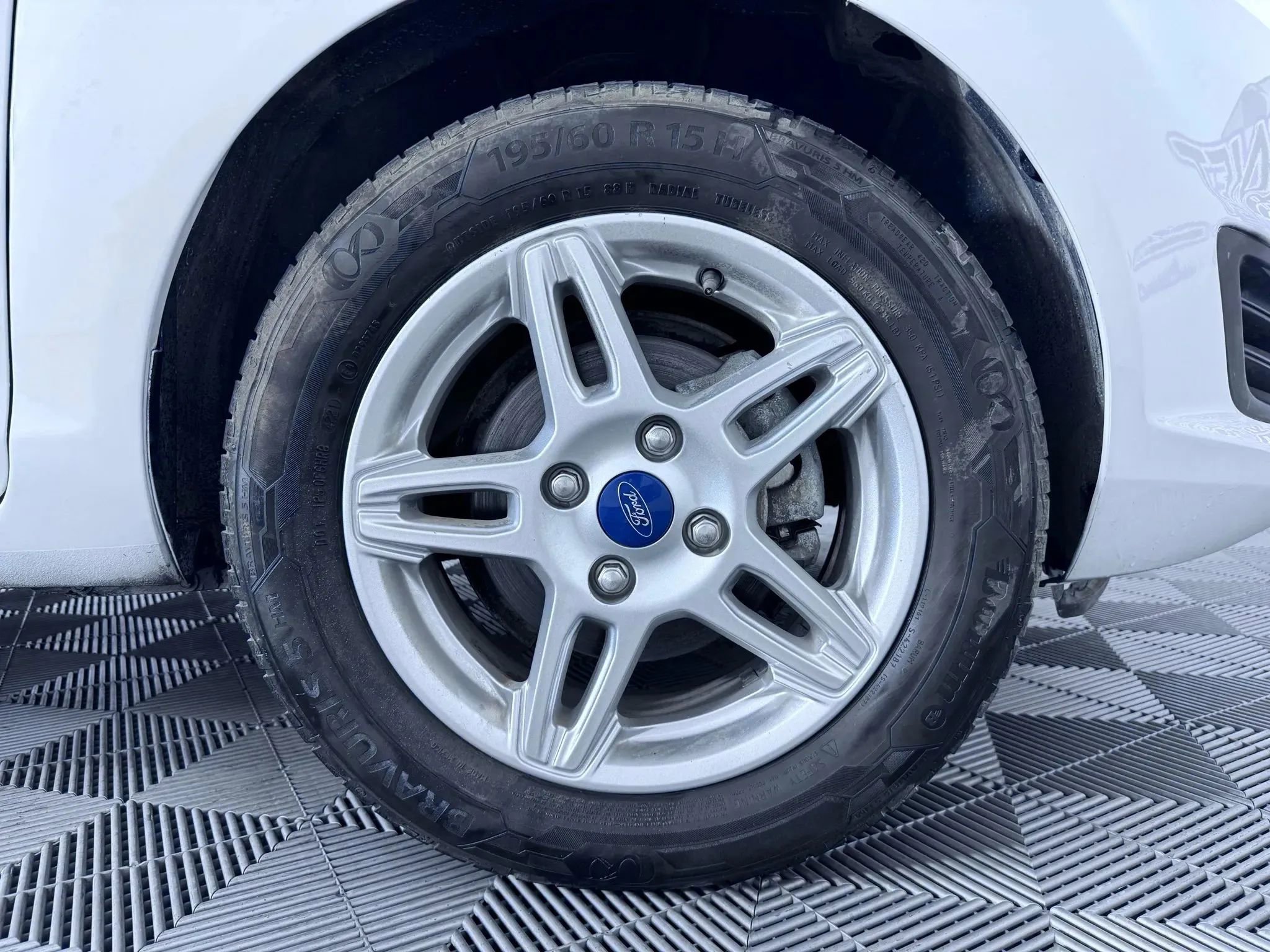 Used 2019 Ford Fiesta SE image 42