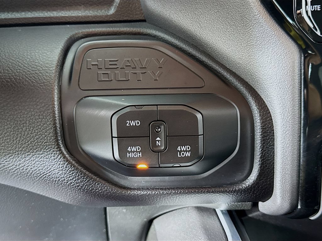 Used 2025 RAM 3500 Big Horn AWD/4WD image 17
