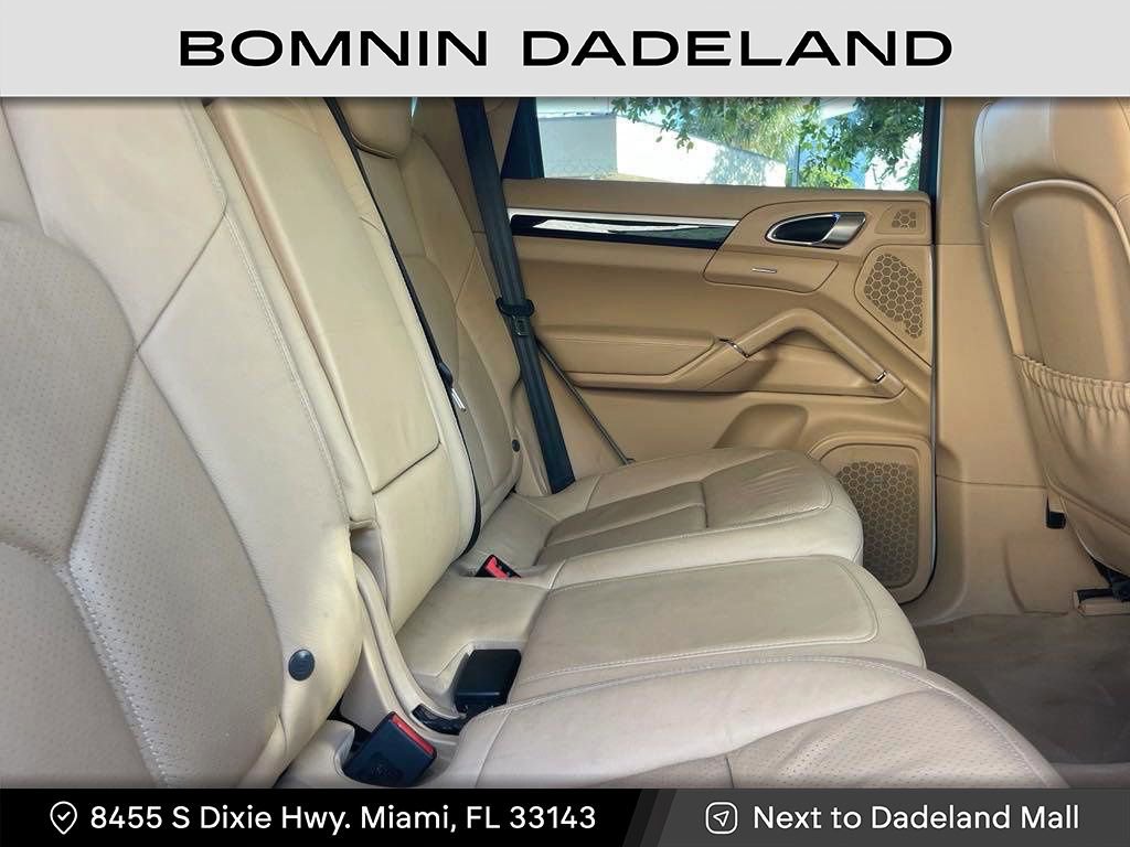 Used 2014 Porsche Cayenne Platinum Edition image 11