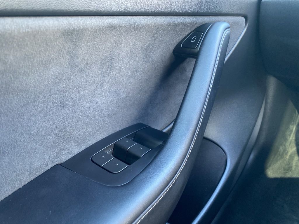 Used 2023 Tesla Model 3 Standard Range image 28