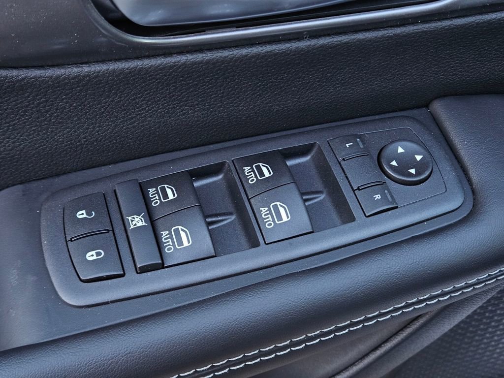 New 2026 Chrysler Pacifica Select image 16
