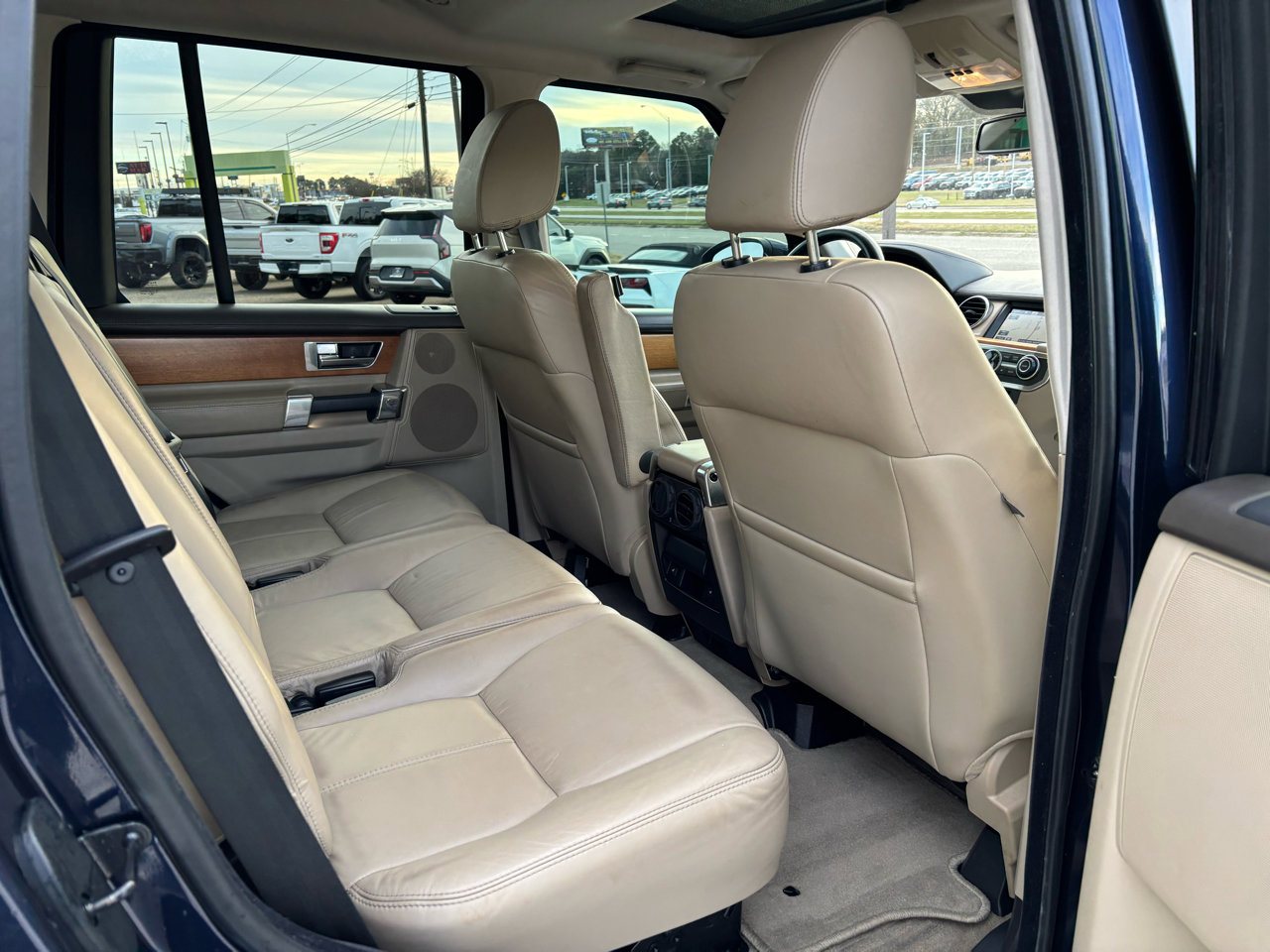 Used 2014 Land Rover LR4 HSE LUX image 27