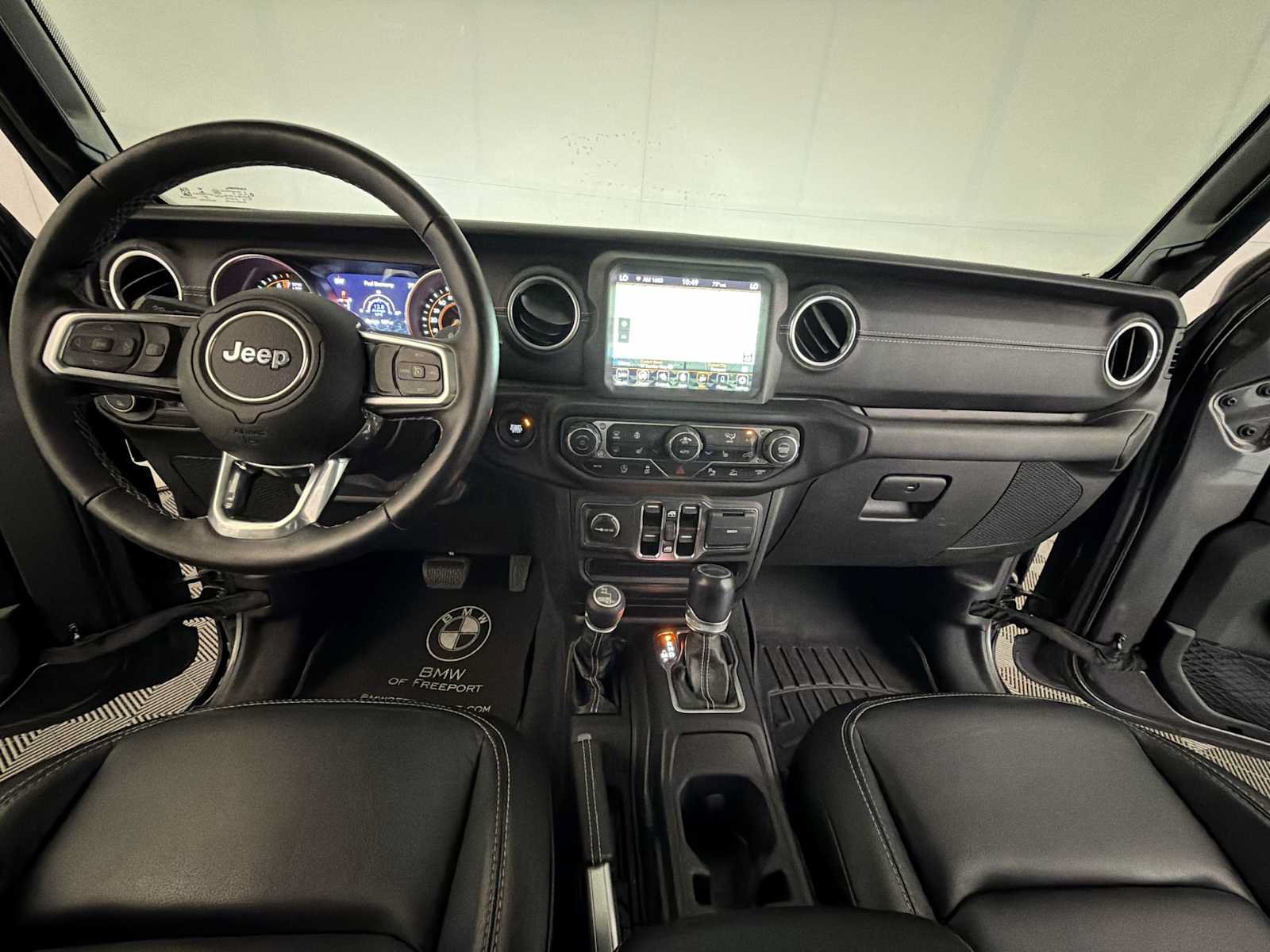 Used 2021 Jeep Gladiator Overland w/ Popular Equipment Package AWD/4WD image 16