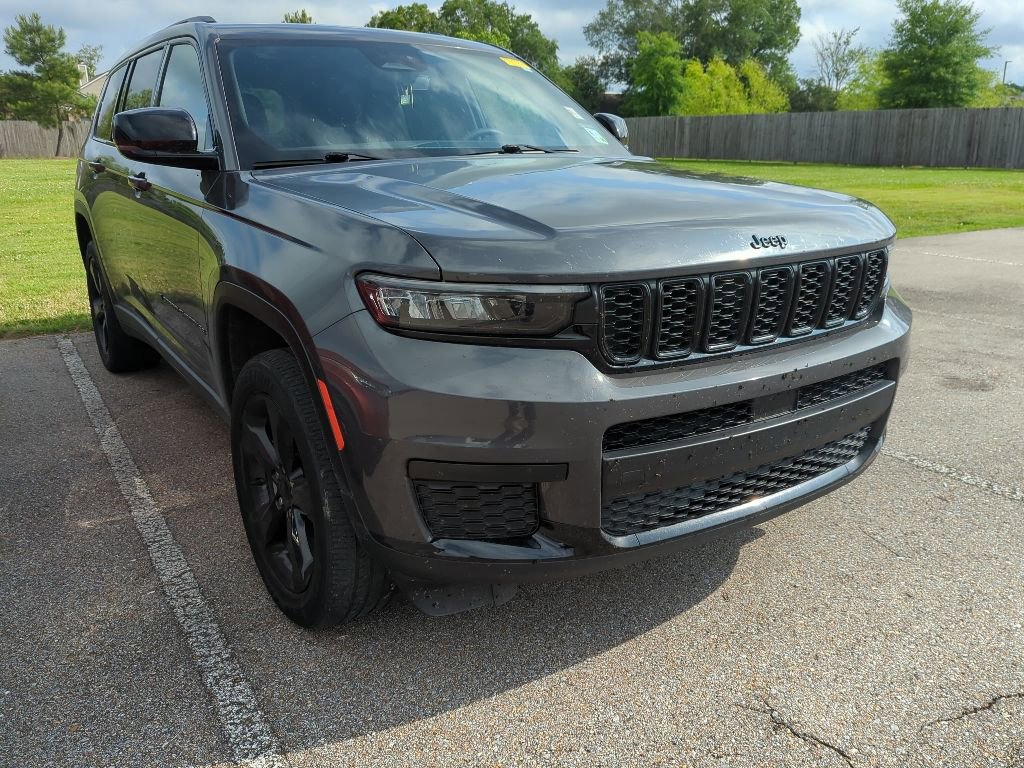 Used 2023 Jeep Grand Cherokee L Laredo RWD image 2