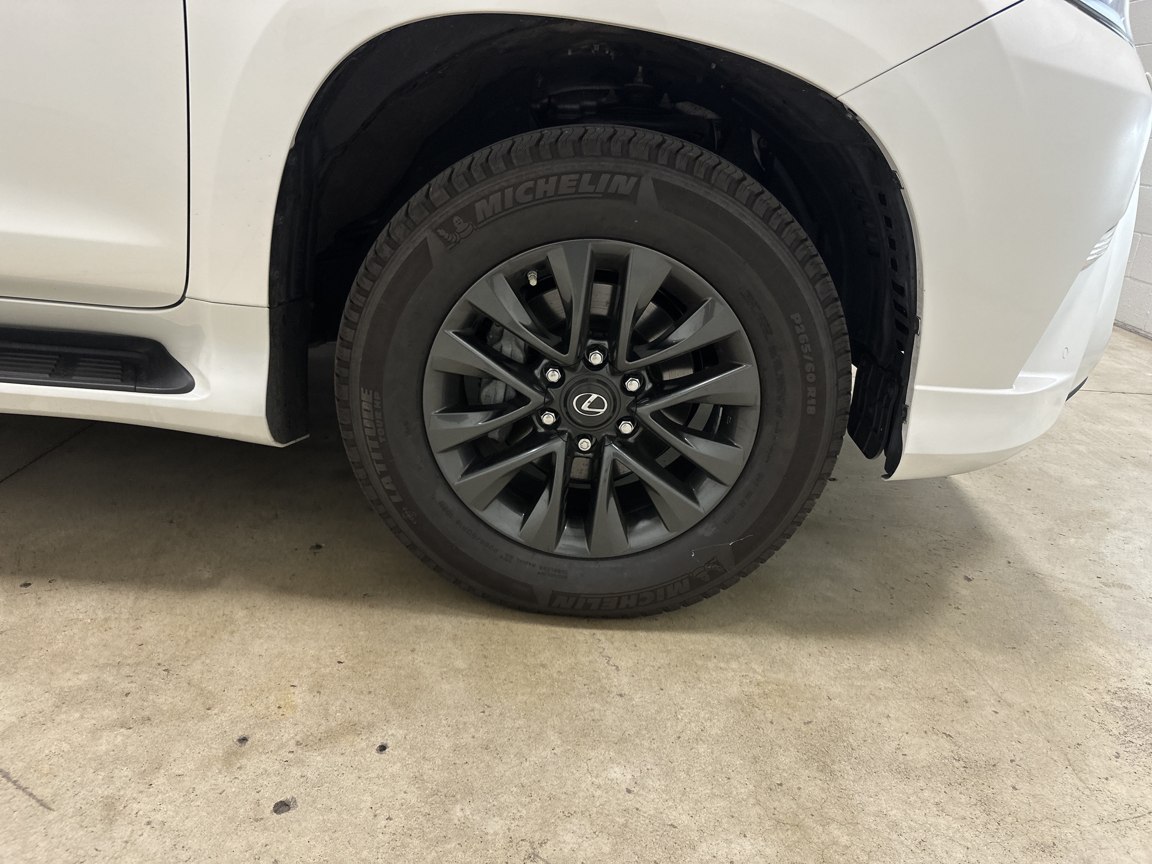 Certified 2023 Lexus GX 460 Premium w/ Premium Package AWD/4WD image 14