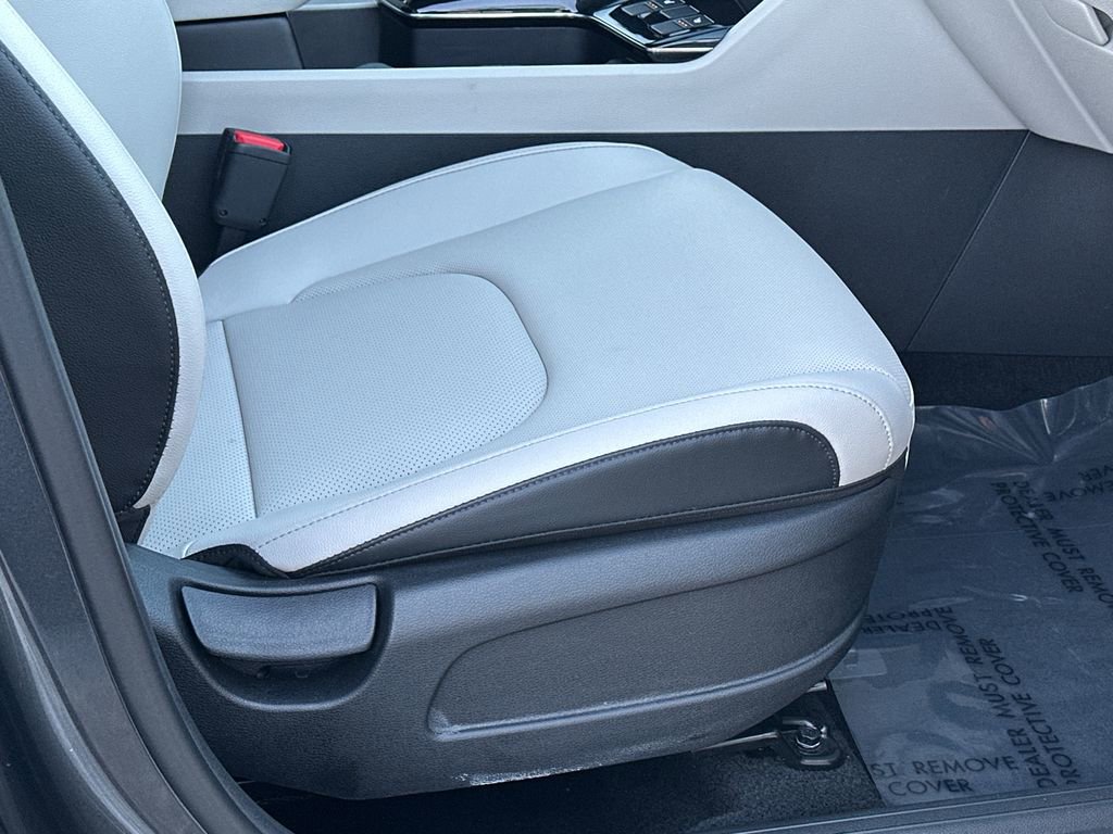 Certified 2024 Kia Sportage EX image 12