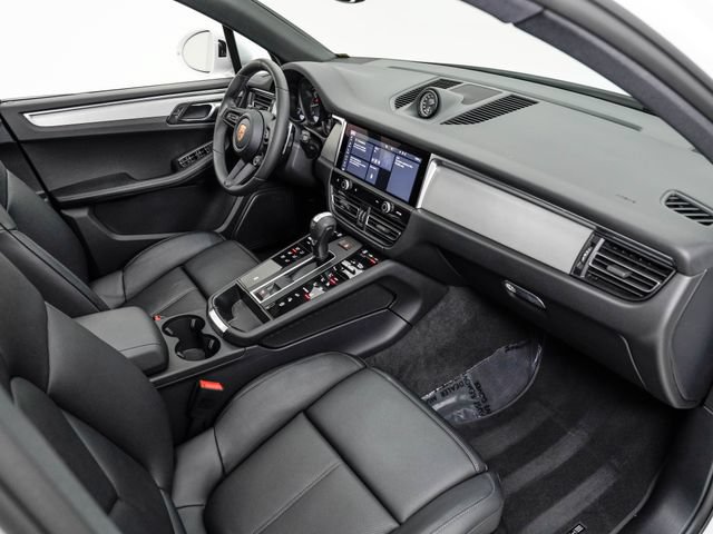 Certified 2026 Porsche Macan AWD/4WD image 27