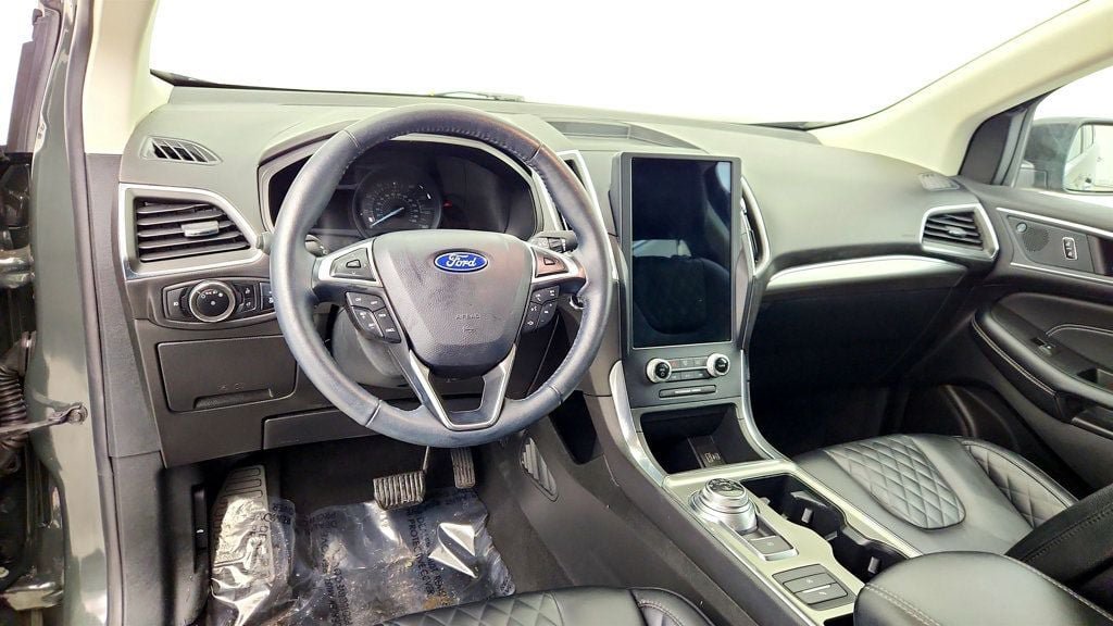 Used 2024 Ford Edge Titanium AWD/4WD image 12