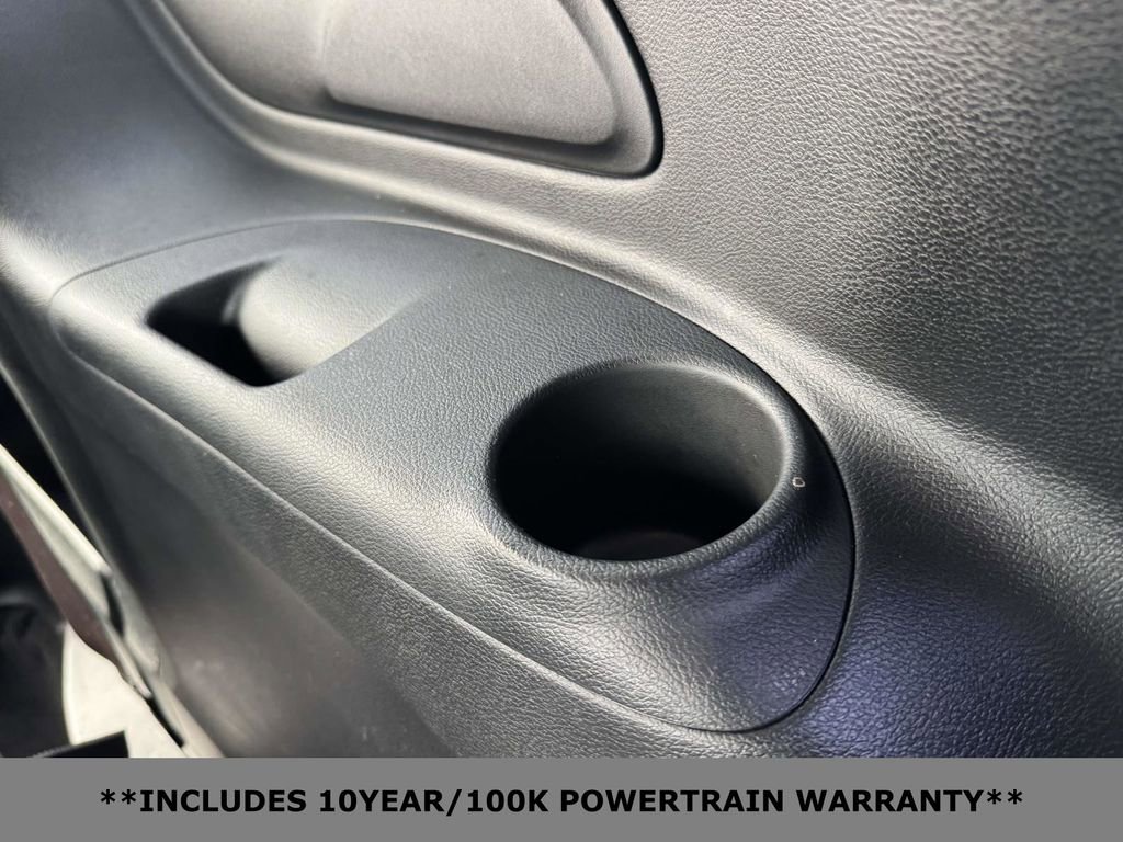 Used 2025 Chrysler Pacifica Select FWD image 10
