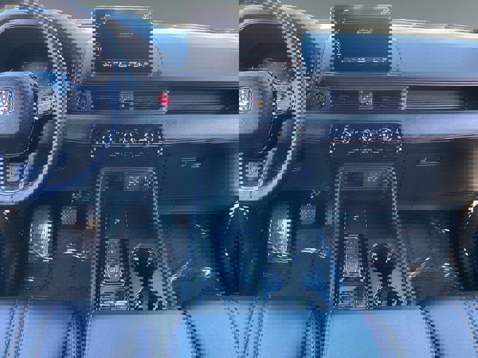 Used 2025 Honda Pilot TrailSport image 11