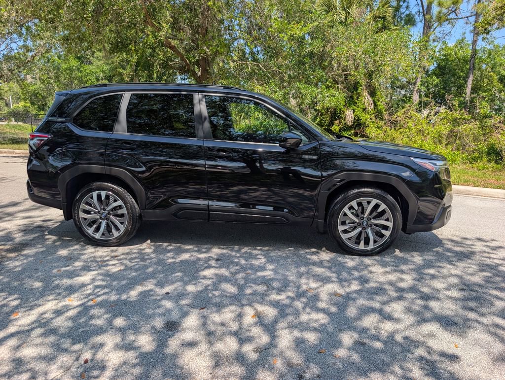 Used 2025 Subaru Forester Touring AWD/4WD image 10