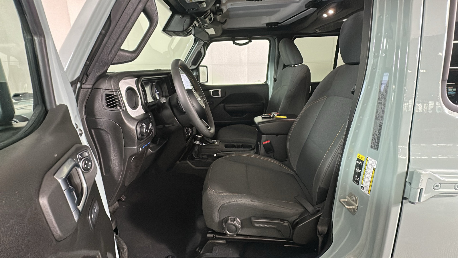 Used 2024 Jeep Wrangler Unlimited w/ Convenience Group AWD/4WD image 13