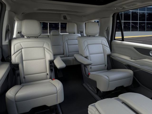New 2025 Lincoln Navigator Reserve image 11