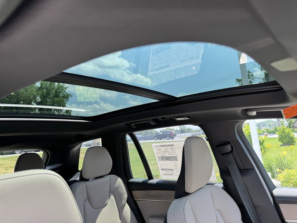 New 2026 Volvo XC90 T8 Plus image 27