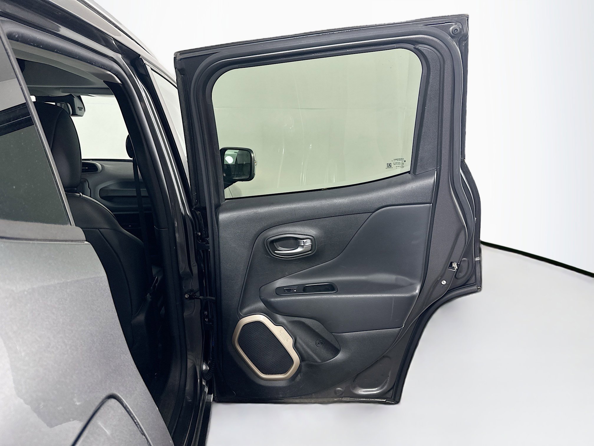 Used 2016 Jeep Renegade Limited FWD image 30