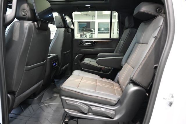 New 2026 Chevrolet Suburban High Country AWD/4WD image 13