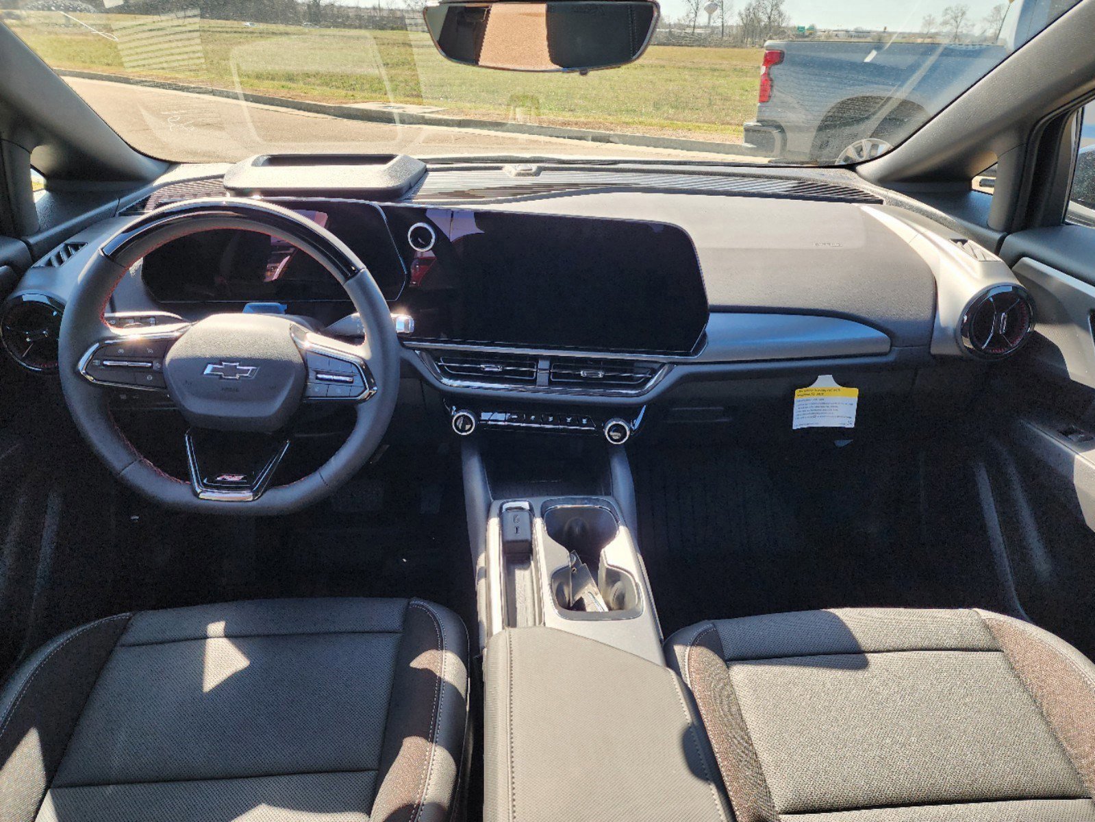 New 2025 Chevrolet Equinox EV RS image 9