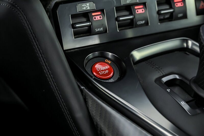 Used 2020 Nissan GT-R Premium AWD/4WD image 36