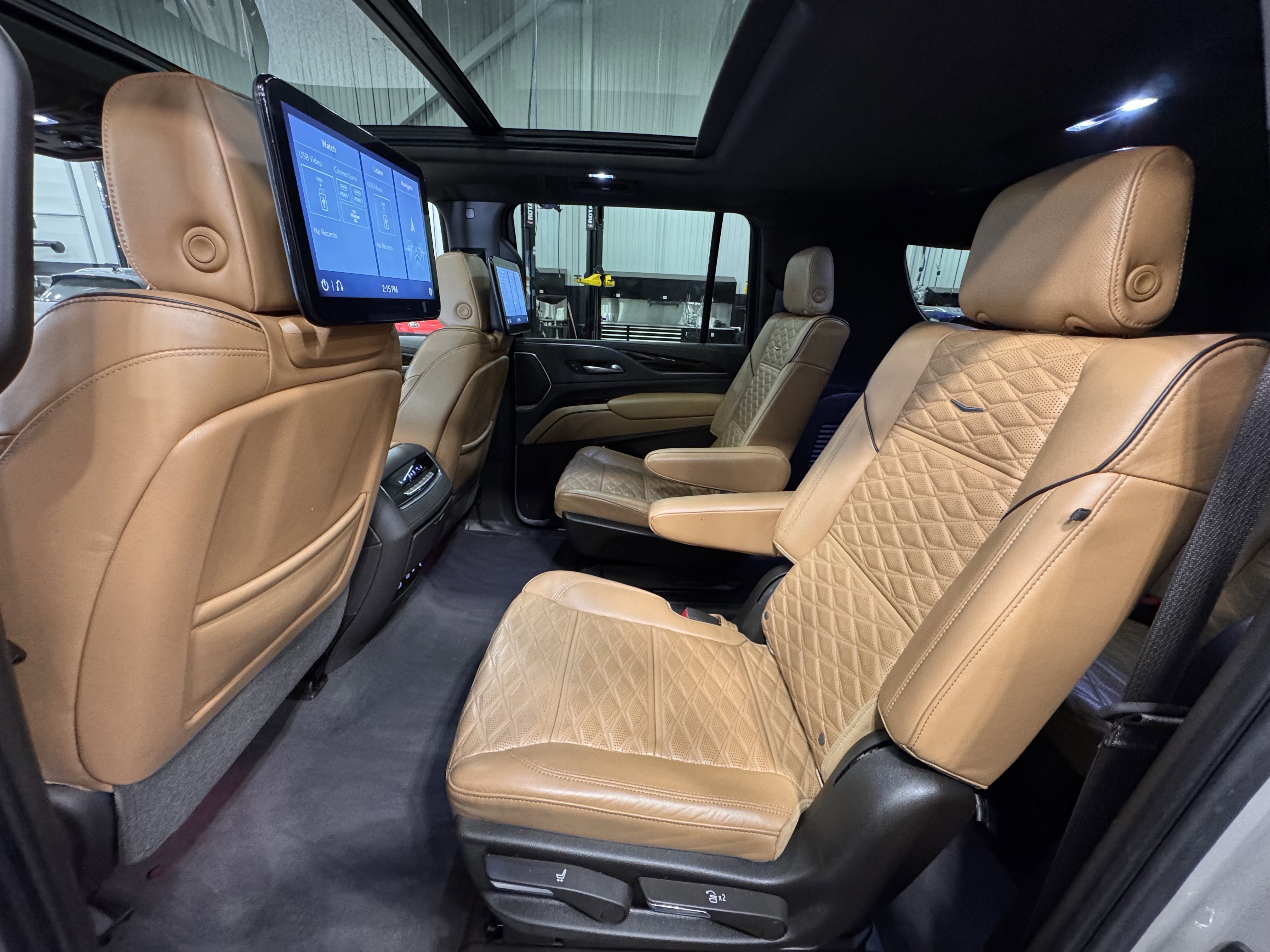 Used 2021 Cadillac Escalade ESV Premium Luxury w/ Driver Assist Tech Package image 21