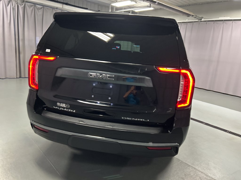 Used 2024 GMC Yukon XL Denali Ultimate AWD/4WD image 6