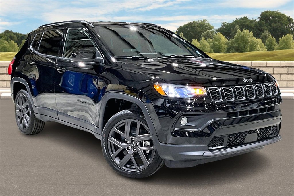 New 2026 Jeep Compass Latitude image 2