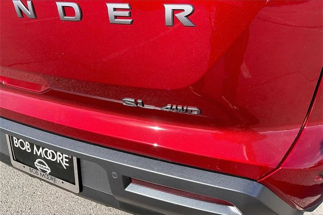 New 2026 Nissan Pathfinder SL image 9