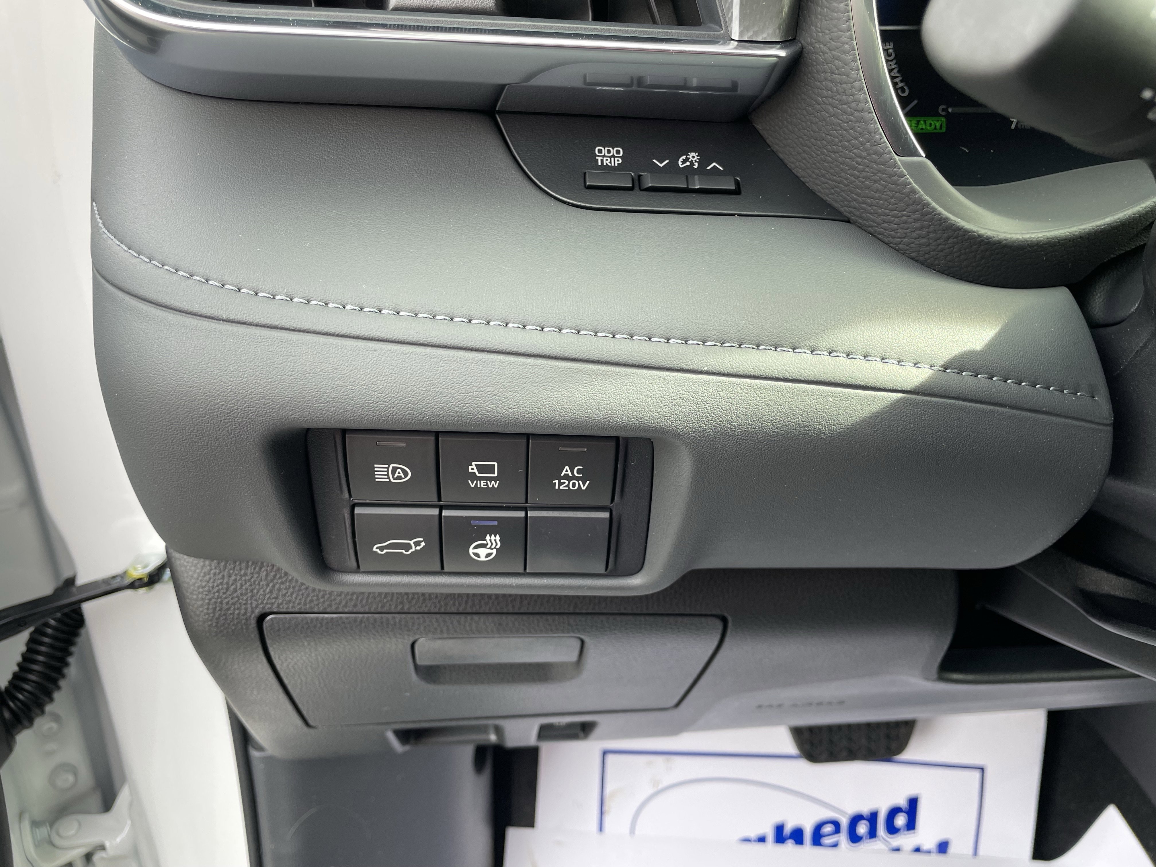 New 2026 Toyota Highlander Platinum image 9