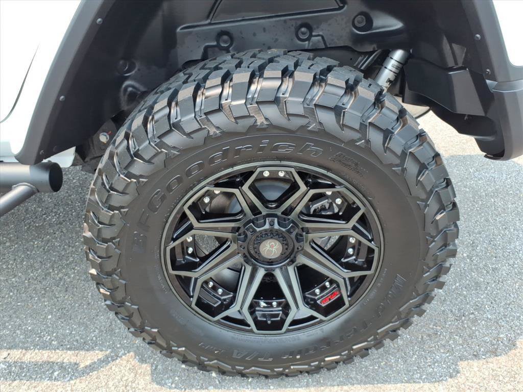 New 2026 Jeep Wrangler Unlimited Rubicon w/ Technology Group AWD/4WD image 8