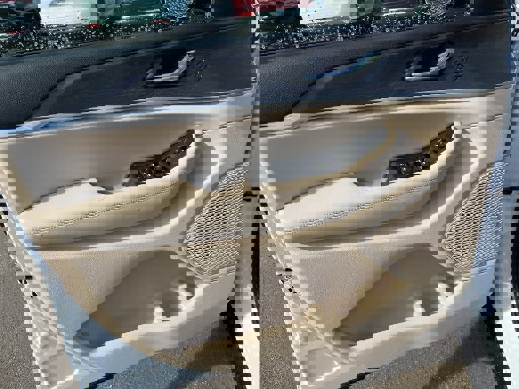 New 2025 Jeep Grand Cherokee Limited image 18