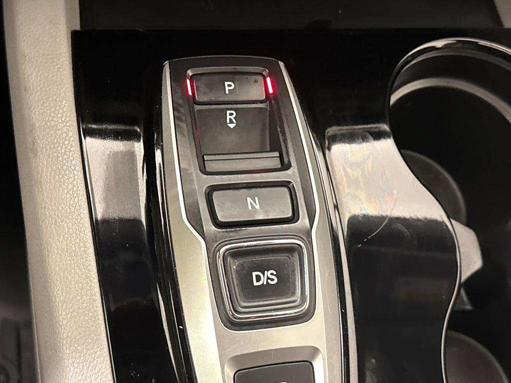 Used 2018 Honda Pilot Touring image 32