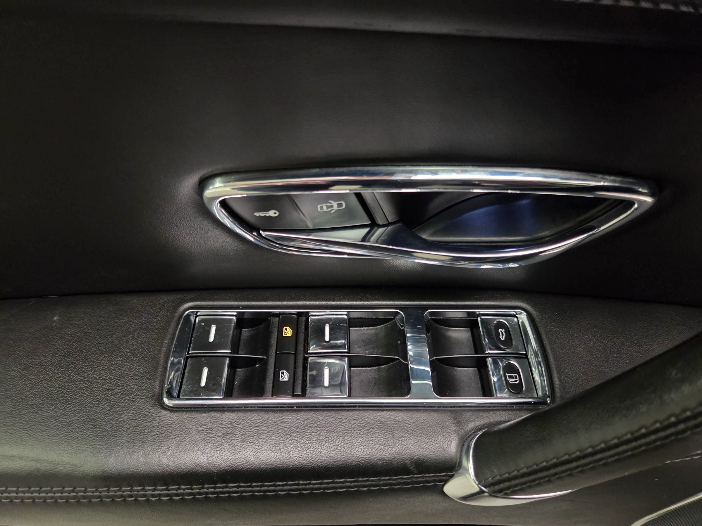 Used 2018 Bentley Flying Spur V8 AWD/4WD image 17