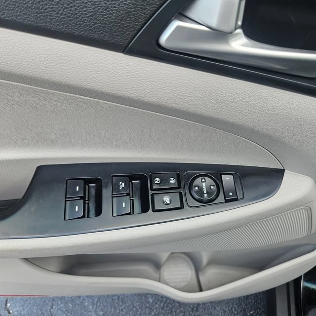 Used 2019 Hyundai Tucson Value AWD/4WD image 12