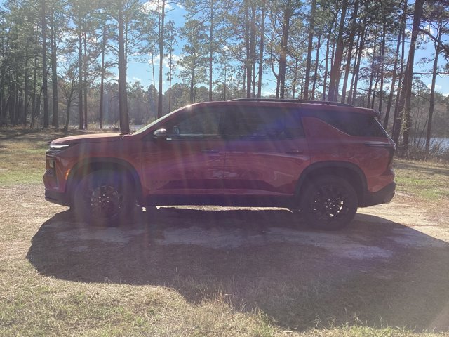 New 2026 Chevrolet Traverse LT w/ Midnight/Sport Edition image 2