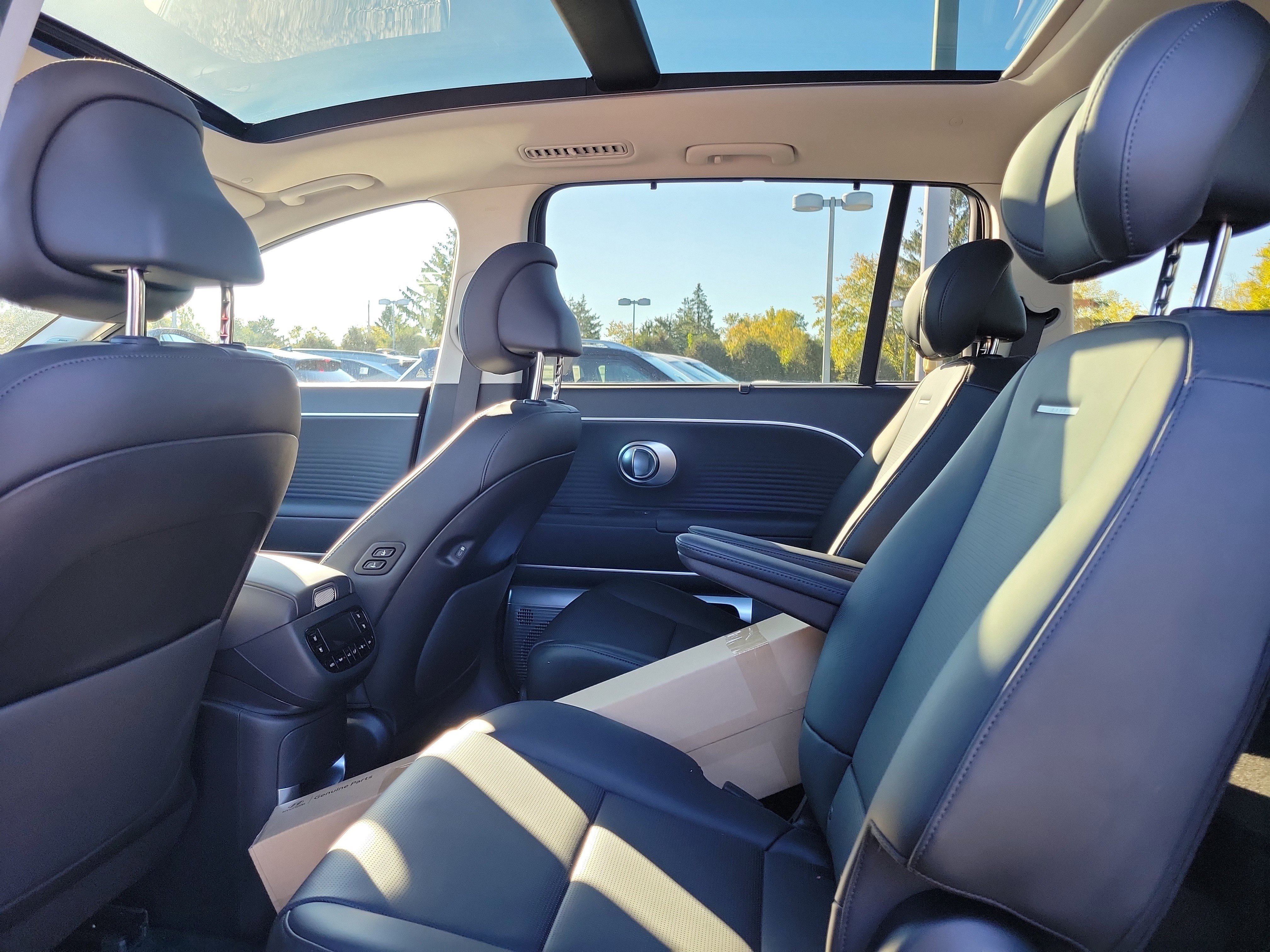 New 2026 Hyundai Ioniq 9 Limited image 11