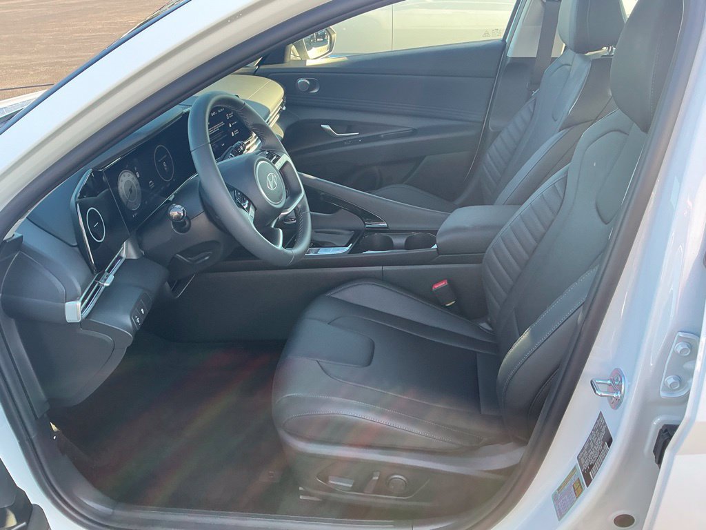 Certified 2026 Hyundai Elantra Limited FWD image 19