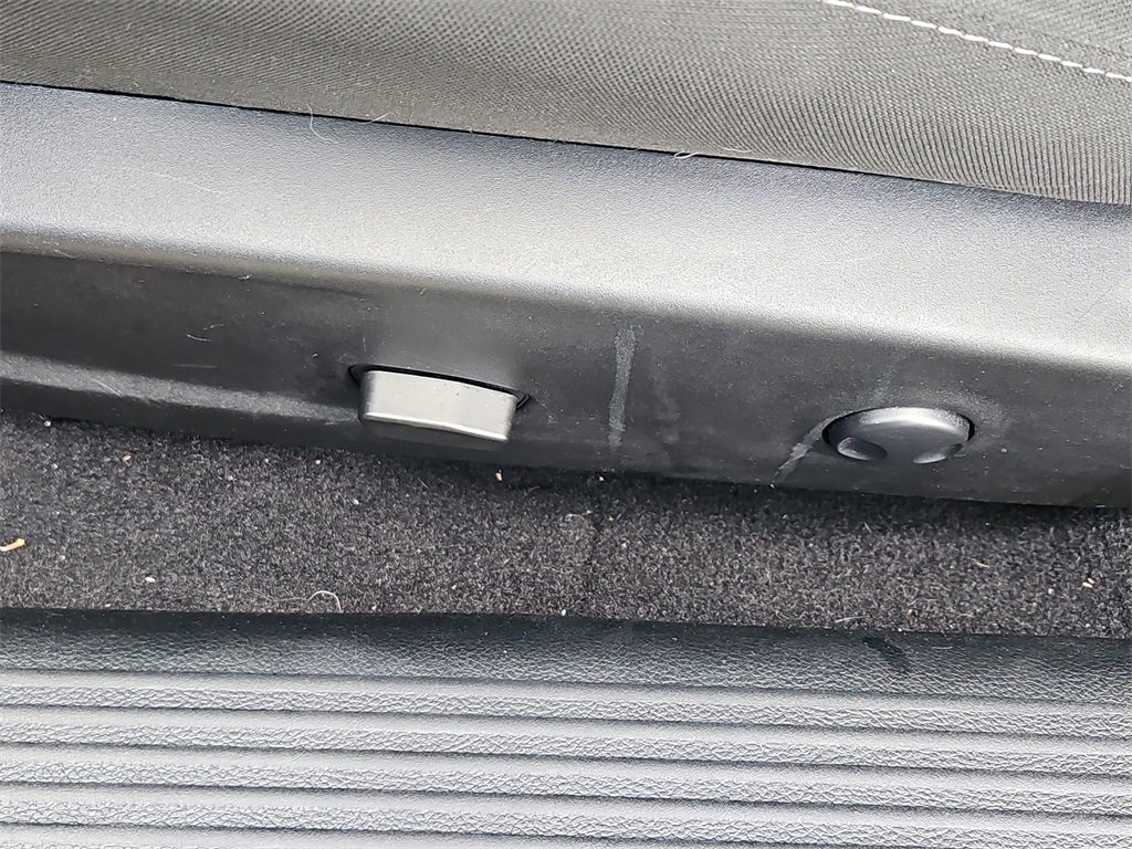 Used 2022 Dodge Challenger R/T w/ Blacktop Package image 19