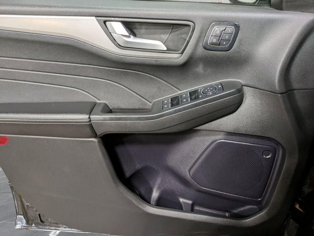 Used 2024 Ford Escape Platinum AWD/4WD image 13