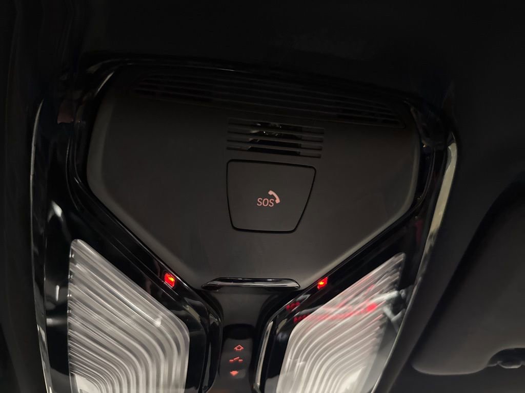 Used 2025 BMW X5 xDrive50e image 42