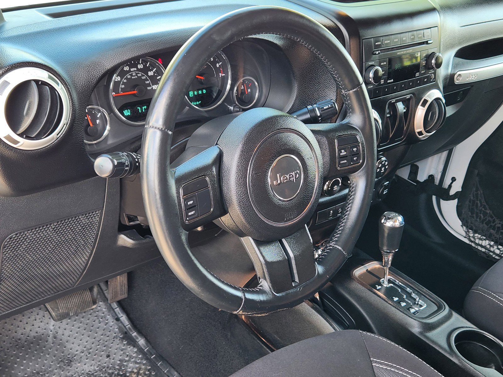 Used 2014 Jeep Wrangler Sahara image 8