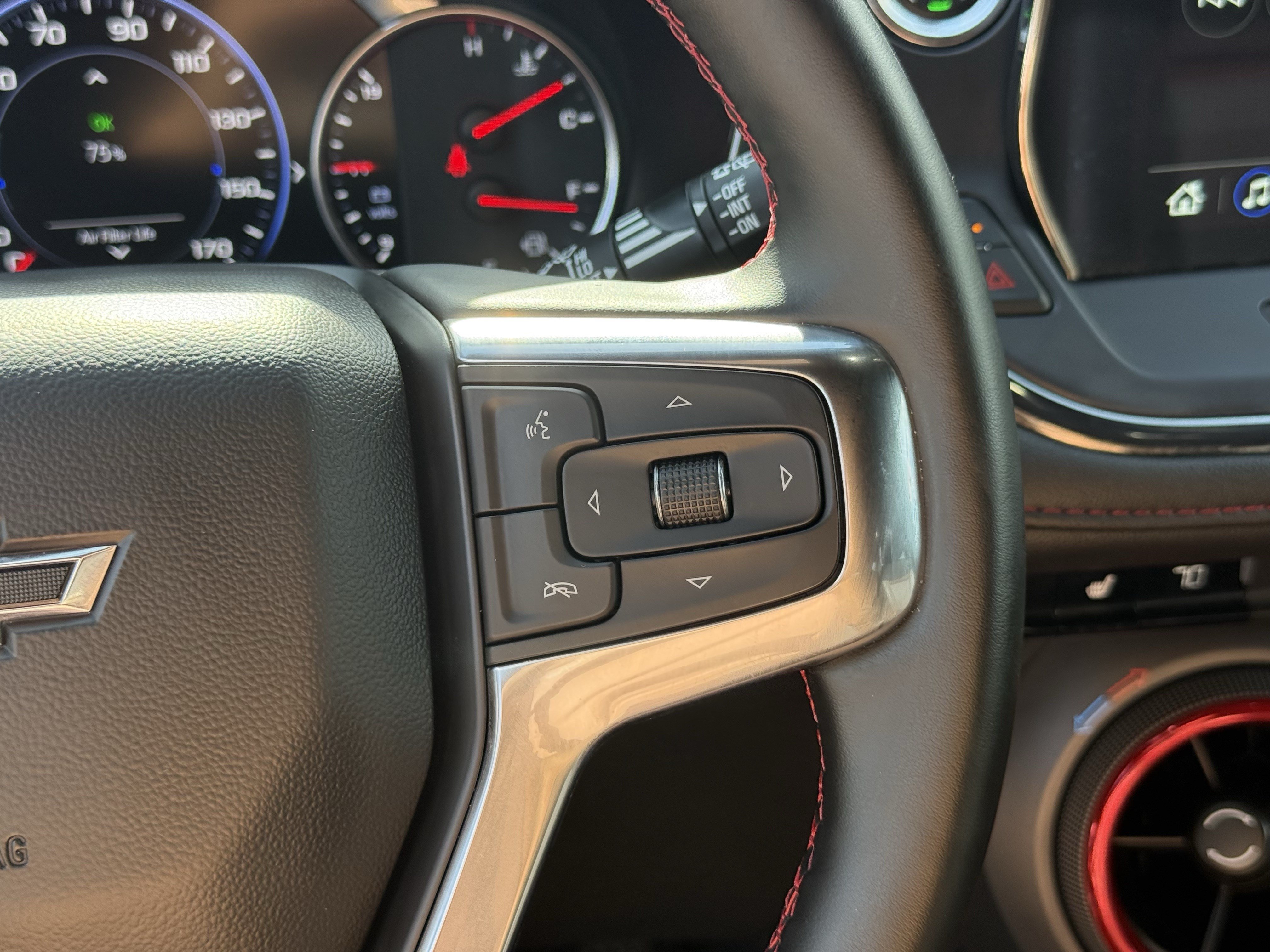 Used 2025 Chevrolet Blazer RS FWD image 17