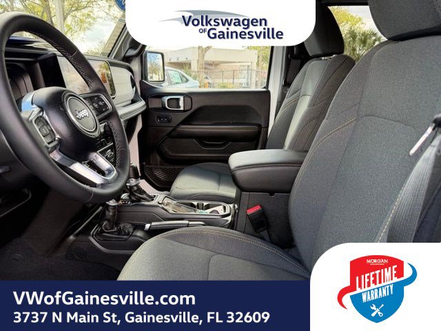 Used 2025 Jeep Wrangler Sahara w/ Safety Group image 17