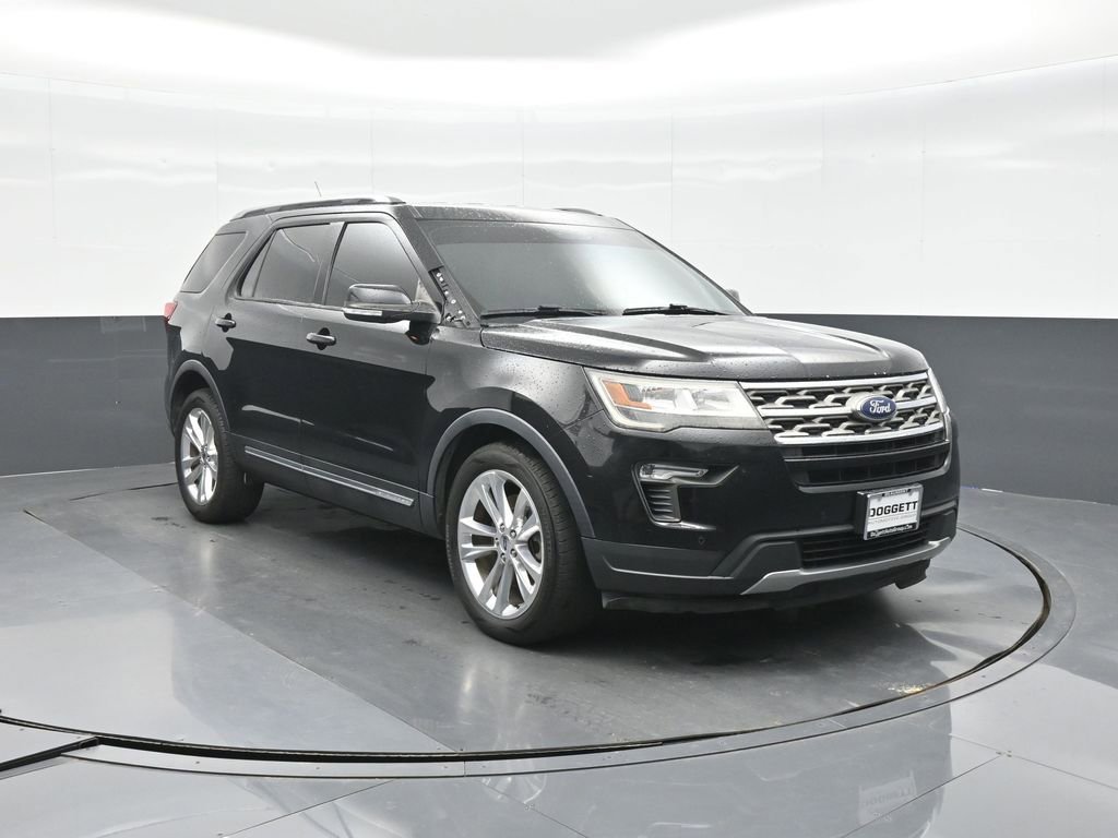 Used 2018 Ford Explorer XLT w/ Equipment Group 202A FWD image 12
