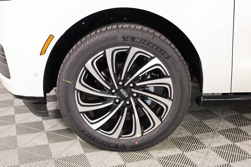 New 2025 Lincoln Navigator Black Label image 20